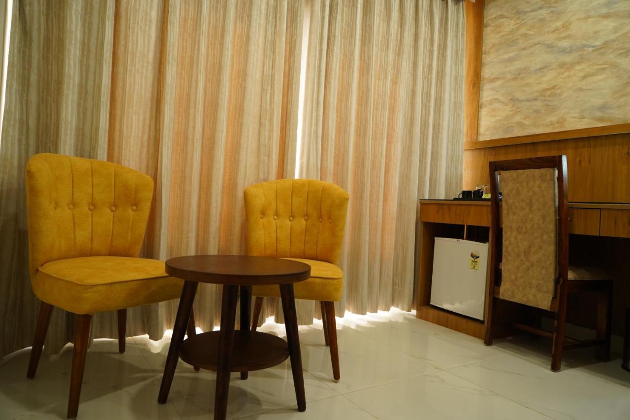 Hotel Shanti Sagar Kharar Екстер'єр фото