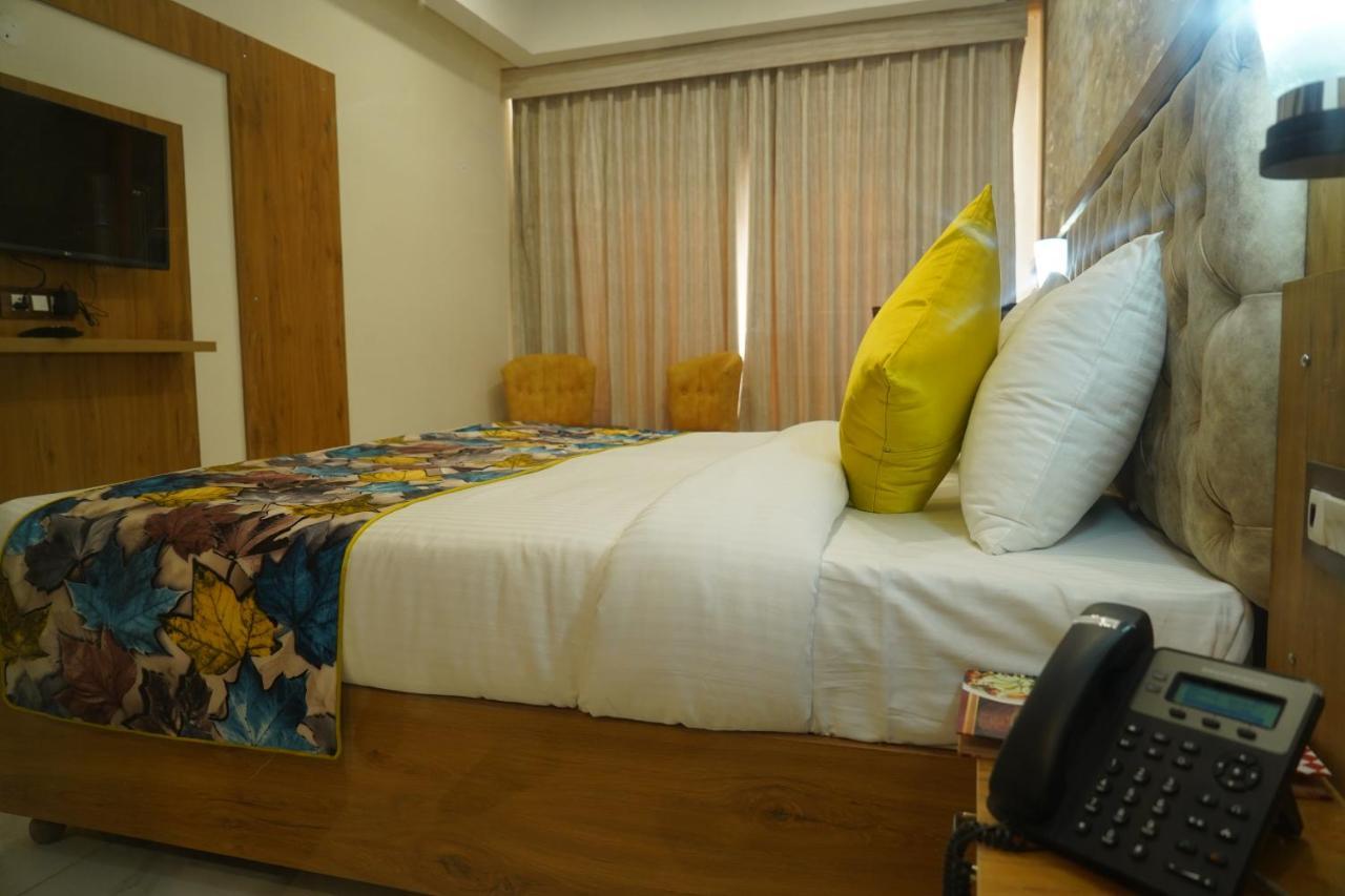 Hotel Shanti Sagar Kharar Екстер'єр фото